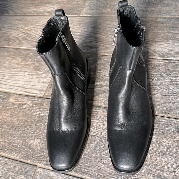 Aquatalia Nailah Ankle Bootie - Picture 2 of 12